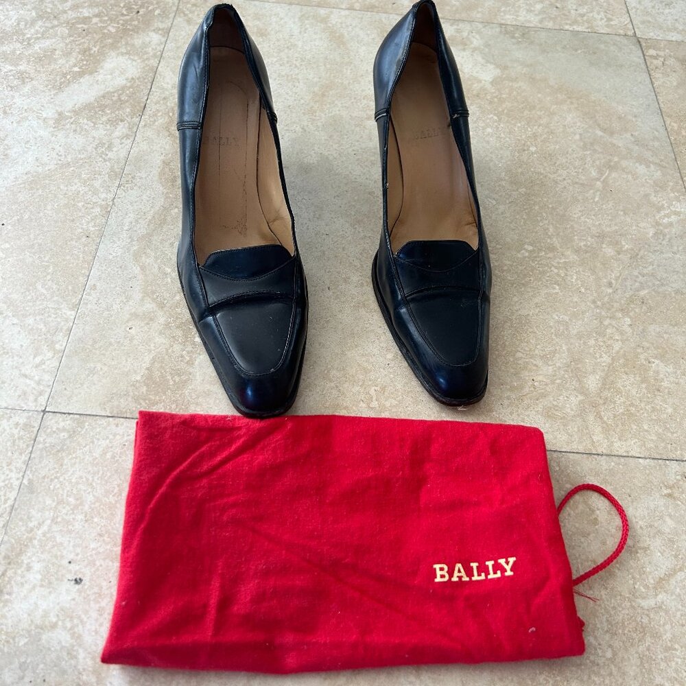 BALLY Black Leather Pumps